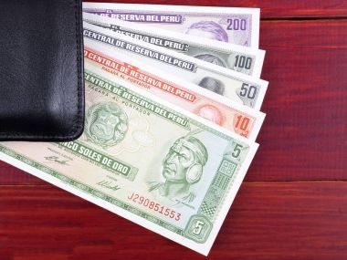 M-cüzdanda bulunan siyah eski Perulu para 