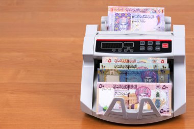 Umman 'dan para - Sayım makinesinde Rial