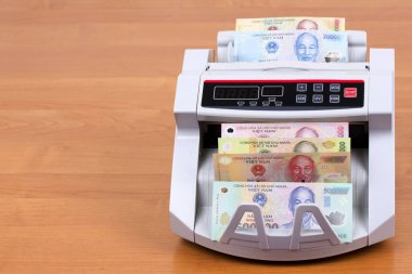 Vietnam 'dan gelen para bir sayım makinesinde