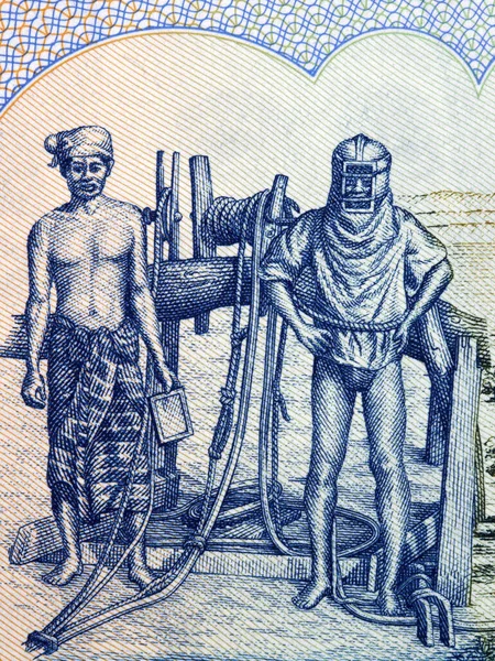 Arbeiter Ölfeld Aus Burmesischem Geld — Stockfoto