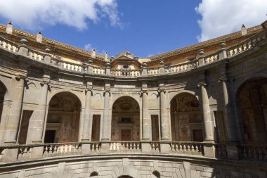 Caprarola (Viterbo) - 26 Temmuz 2019: Villa Farnese (Villa Caprarola), İtalya 'nın Viterbo eyaletinde yer alan Caprarola konağı.