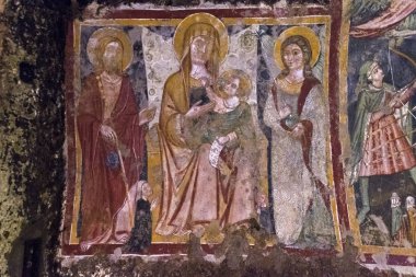 Lazio, İtalya - 26 Temmuz 2019: Sutri Lazio 'da, Madonna del Parto' nun rock kesimi kilisesi