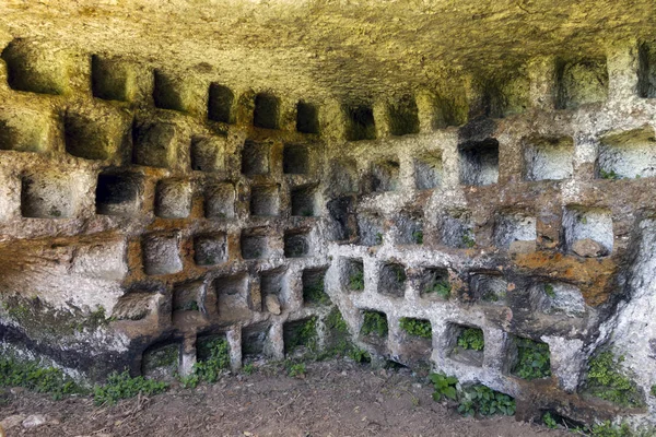 Etruskische Nekropole Mit Gräbern Aus Rotem Tuffstein Sutri Provinz Viterbo — Stockfoto