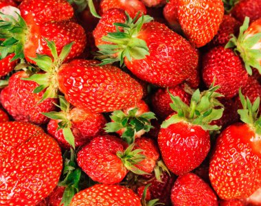 Yerleştir büyük sulu çilek yakın çekim