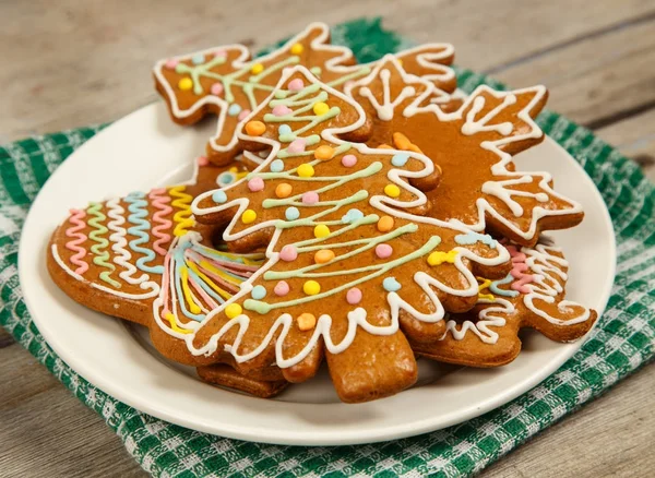 Biscoitos de Natal em um prato — Fotografia de Stock