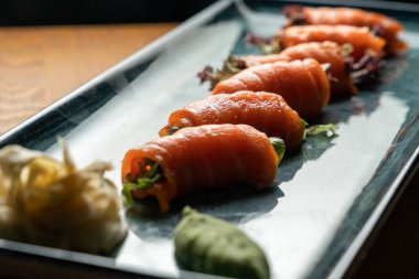 Asya Geleneksel Gıda Taze Sake Rolls