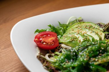 Asya Geleneksel Gıda Kinoa Salatası