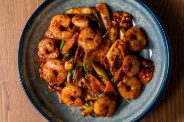 Geleneksel Asya Gıda Kung Pao Karidesleri