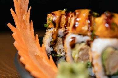 Asya Geleneksel Gıda Dinamiti Rolls Sushi