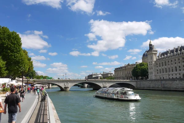 Ile Cite Conciergeria Din Dreapta Barcă Autobuz Sena Podul Pont — Fotografie, imagine de stoc