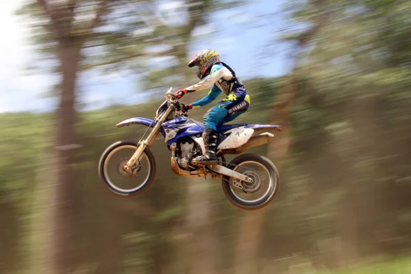 Motocross Cykel Ryttare Hoppning — Stockfoto