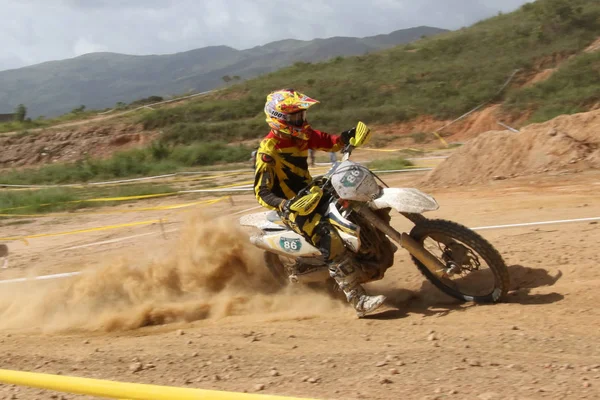 Enduro Motoros Keresztpróbánál — Stock Fotó