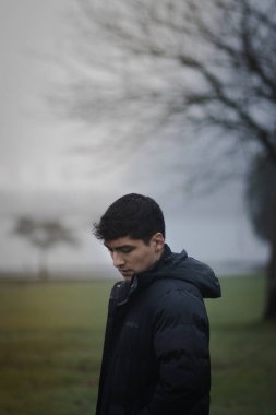 Parkta açık hava çocuk portresi