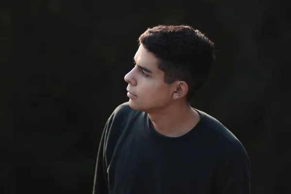 Retrato Tipo Con Camisa Negra — Foto de Stock