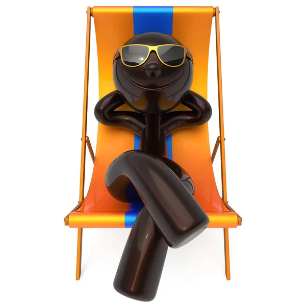 Adam smiley dinlenme plaj şezlong tatil rahatlatıcı turizm — Stok fotoğraf