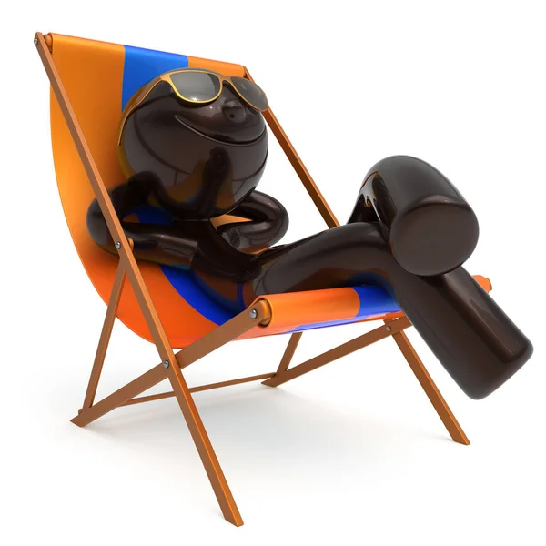 Uśmiechnięty człowiek reszta plaży leżak sunglass letnie wakacje — Zdjęcie stockowe