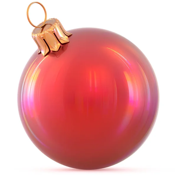 Weihnachtsball Silvesterdekoration rot glänzende Christbaumkugel — Stockfoto