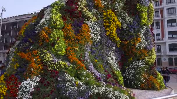 Більбао Іспанія 2020 Генеральний Знімок Річки Нервін Поруч Музеєм Гуггенхайма — стокове відео