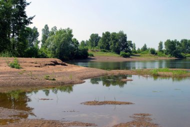 Cam Nehri güneşli yaz gününde