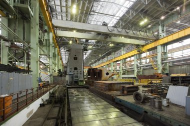 Büyük süper arabalar için yedek parça üretimi için fabrika