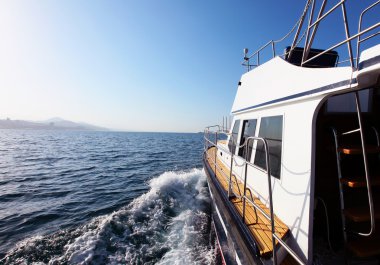 açık denizde bir tekne turu