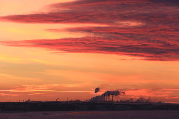 Winter Landscape Red Sunset Ice River Pipe Plant Horizon — Stock Photo, Image