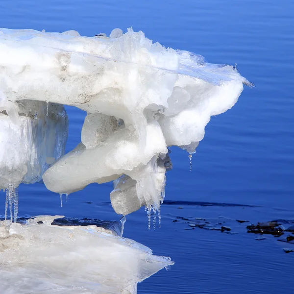 Landschaft Aus Nächster Nähe Große Eisschollen Auf Dem Fluss Gegen — Stockfoto