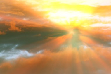 Gündoğumu günbatımı, bulutlar, ışık ışınları ve diğer atmosferik etkisi ile