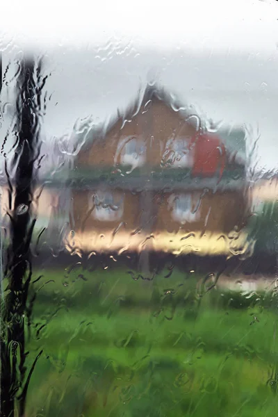 Regen Een Transparant Venster Buiten Stad — Stockfoto