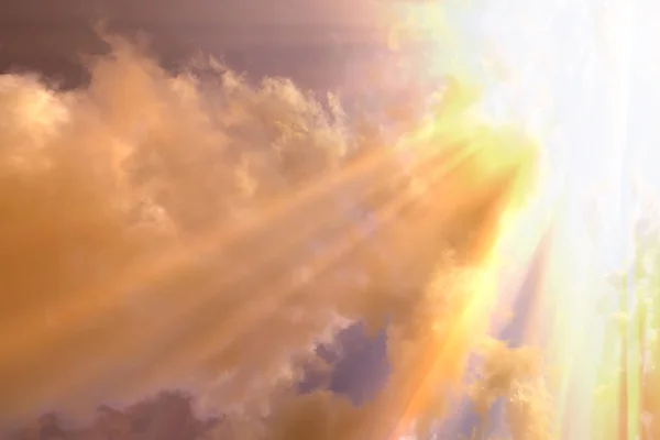Ηλιοβασίλεμα Ανατολή Ηλίου Σύννεφα Ακτίνες Φωτός Και Ατμοσφαιρική Επίδραση Άλλων — Φωτογραφία Αρχείου