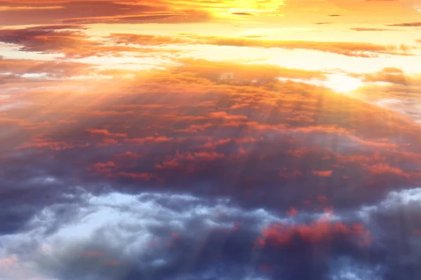 Nuvens e um raio de luz — Fotografia de Stock