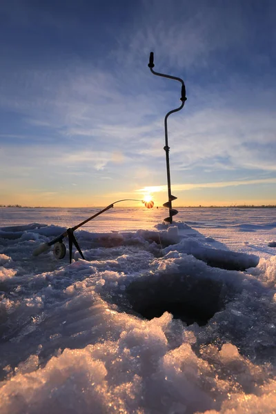 Winter Landscape Fishermen Catch Fish Frozen River Sunset — Stock Photo, Image