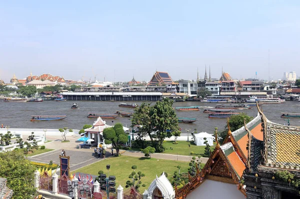 Bangkok, Thaiföld - 2014. December 15.: Wat Arun (Temple of Dawn) — Stock Fotó