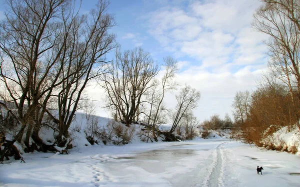 Wandeling Langs Rivier Warme Lentedag — Stockfoto