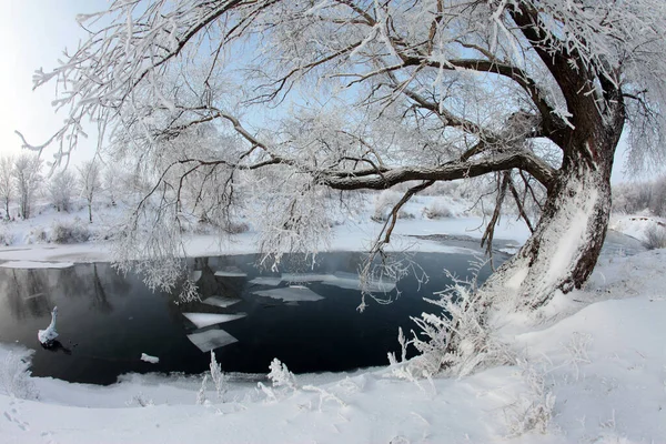 Zimowy Dzień Nad Rzeką Zai Ice Drift — Zdjęcie stockowe