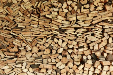 Ahşap kütük ve tahta yığınının yakın çekim dokusu