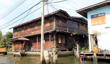 BANGKOK, THAILAND - 15 Aralık 2014: Chao Phraya Nehri üzerinde tekne gezisi 15 Aralık 2014, Bangkok, Tayland