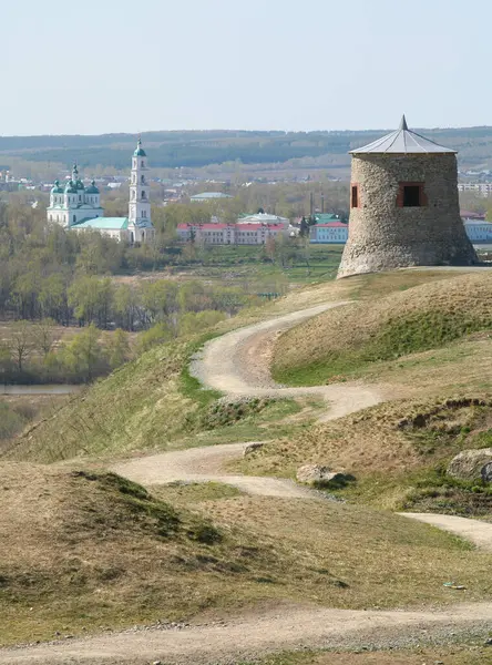 Toren Van Het Oude Bulgaarse Fort Een Hoge Klif Aan — Stockfoto