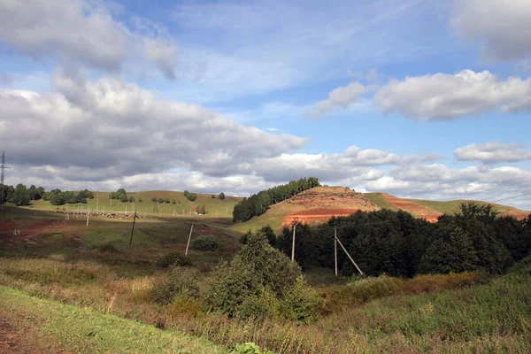 Summer Landscape Power Lines Field Rolling Hills Trees — Stock Photo, Image