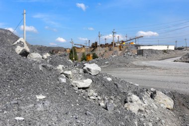 Yazın madencilik, Karagaysky 'nin kariyeri magnezit madenciliği.