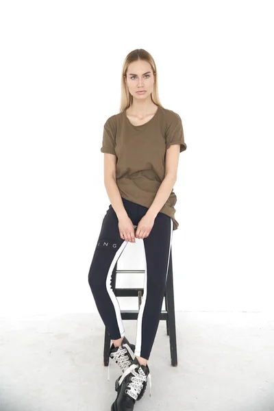 Kate Model Tests Perfektem Weißen Studio Schwarzem Casual Stil Aber — Stockfoto