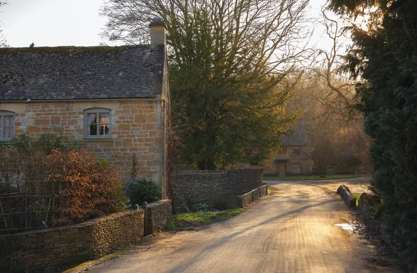 영국의 글 로스터 셔에 있는 Nunton, Gloucestershire 의예쁜 Cotswold 마을 — 스톡 사진