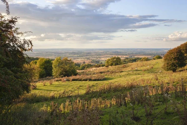 Sunset di Dovers Hill dekat Chipping Campden, Cotswolds, Gloucestershire, Inggris — Stok Foto