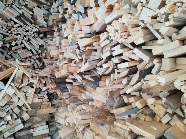 村里的木柴库存。木柴堆，木制纹理，前视图. — 图库照片