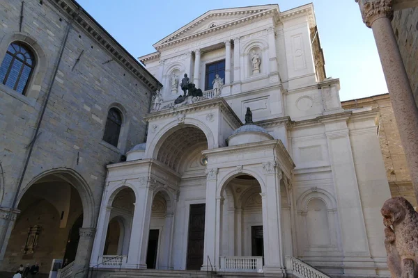 Bergamo Basílica Santa Maria Maggiore Fachada Branca Estilo Romanesco — Fotografia de Stock