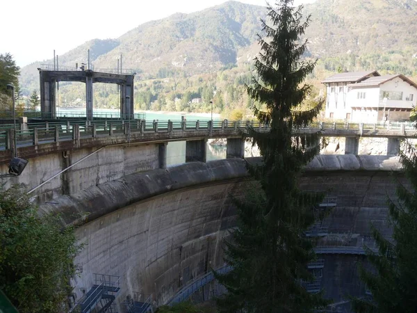 Barcis Lake Muro Cemento Della Centrale Idroelettrica Sul Lago — Foto Stock