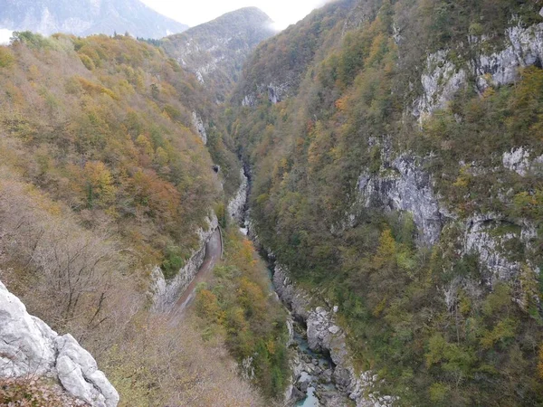 バルシス湖 峡谷のパノラマここでは デントのパスに沿って第二ベルヴェデーレに流れる — ストック写真