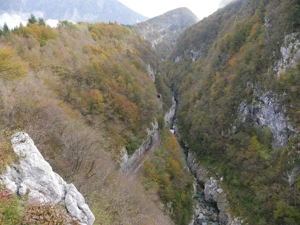 バルシス湖 峡谷のパノラマここでは デントのパスに沿って第二ベルヴェデーレに流れる — ストック写真