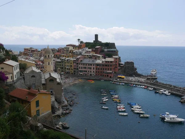 Blick Auf Das Malerische Dorf Vernazza Vor Dem Schloss Und — Stockfoto