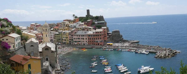 Panorama Del Pintoresco Pueblo Vernazza Frente Castillo Bahía — Foto de Stock